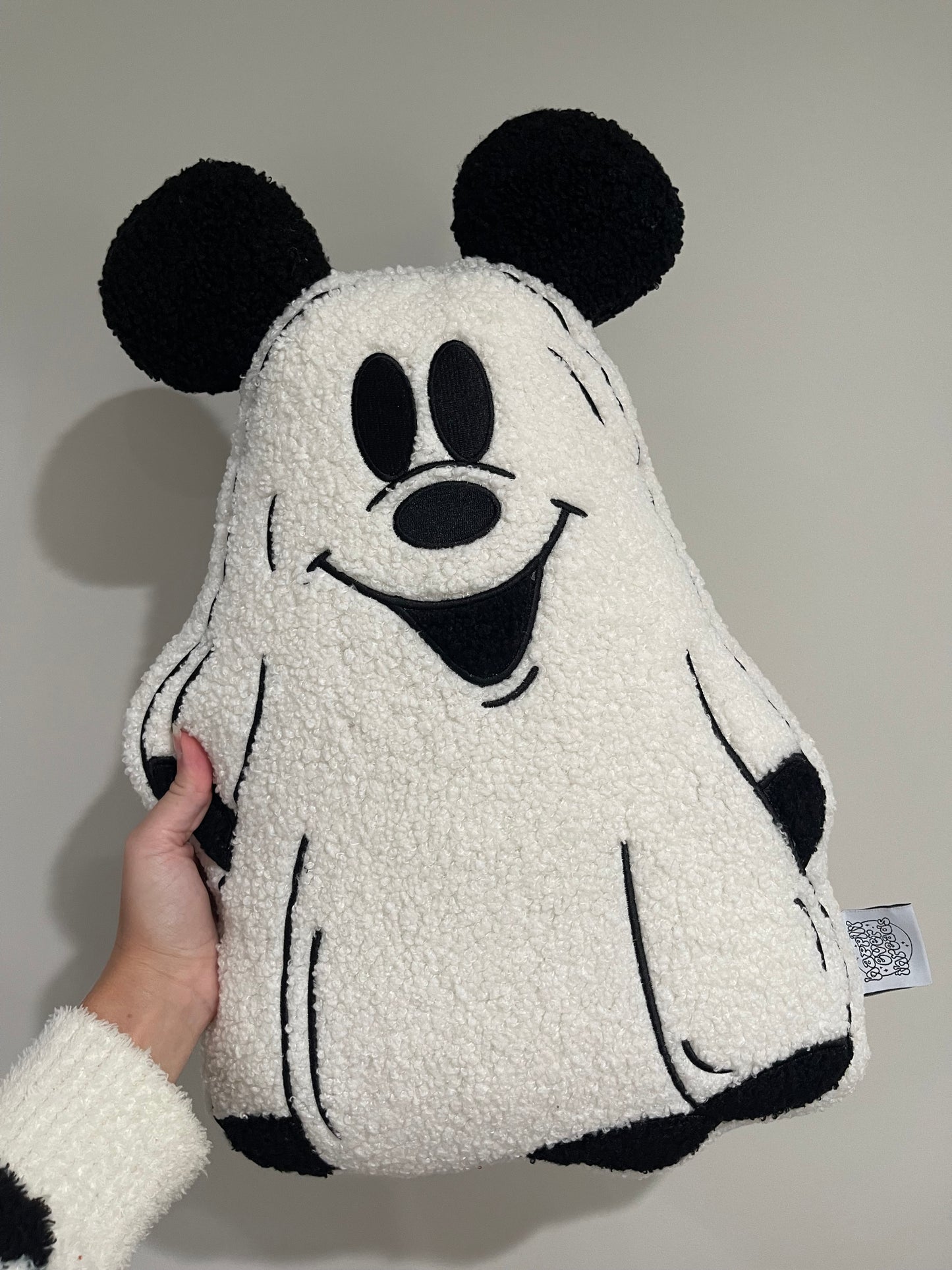 BOW GHOSTIE PILLOW