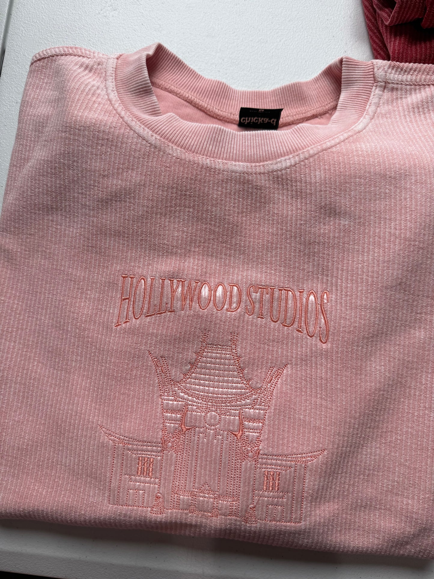 MEDIUM CORDED CREWNECKS