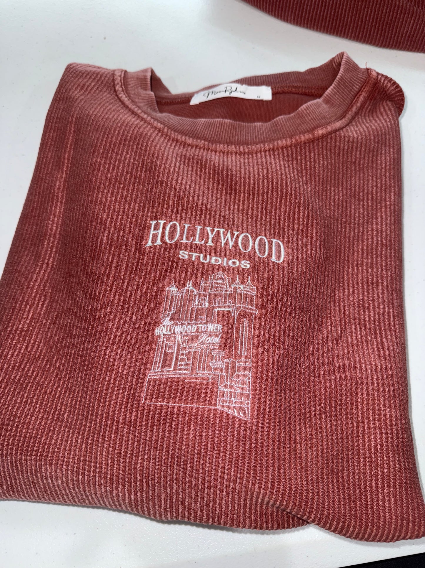 MEDIUM CORDED CREWNECKS