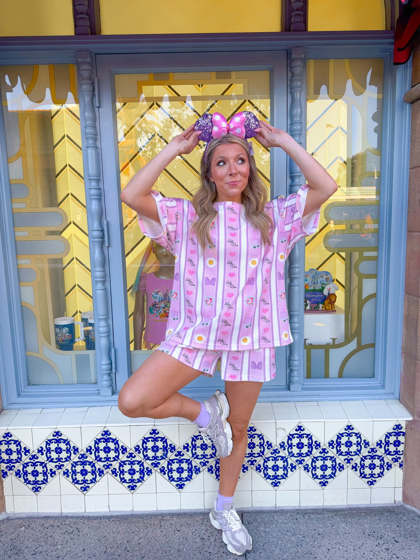 ADULT: Daisy Dream Waffle Set