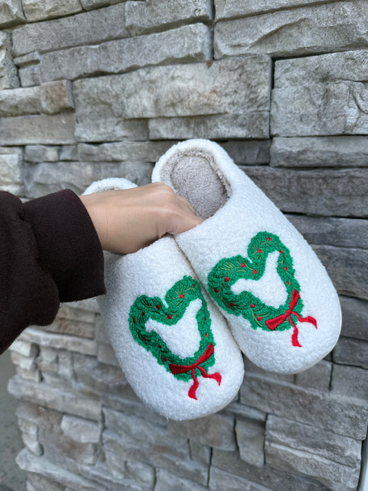 Merry Wreath Slippers